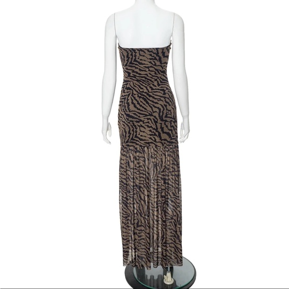 🎉Wedding guest ready tropical tiger print tube top dress with a high slit. - Picture 9 of 14
